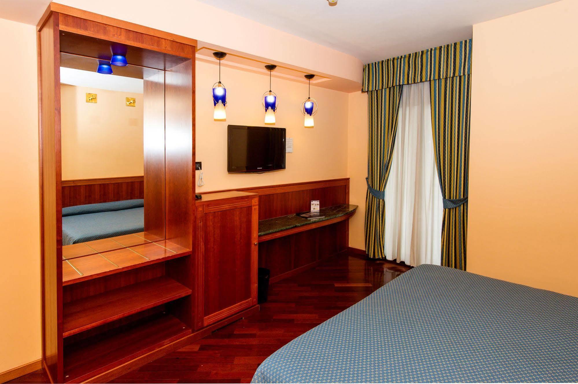 Hotel Michelangelo Palace & Spa Terni Exterior photo
